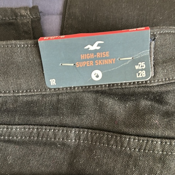 Hollister high rise super skinny jeans - Picture 3 of 3